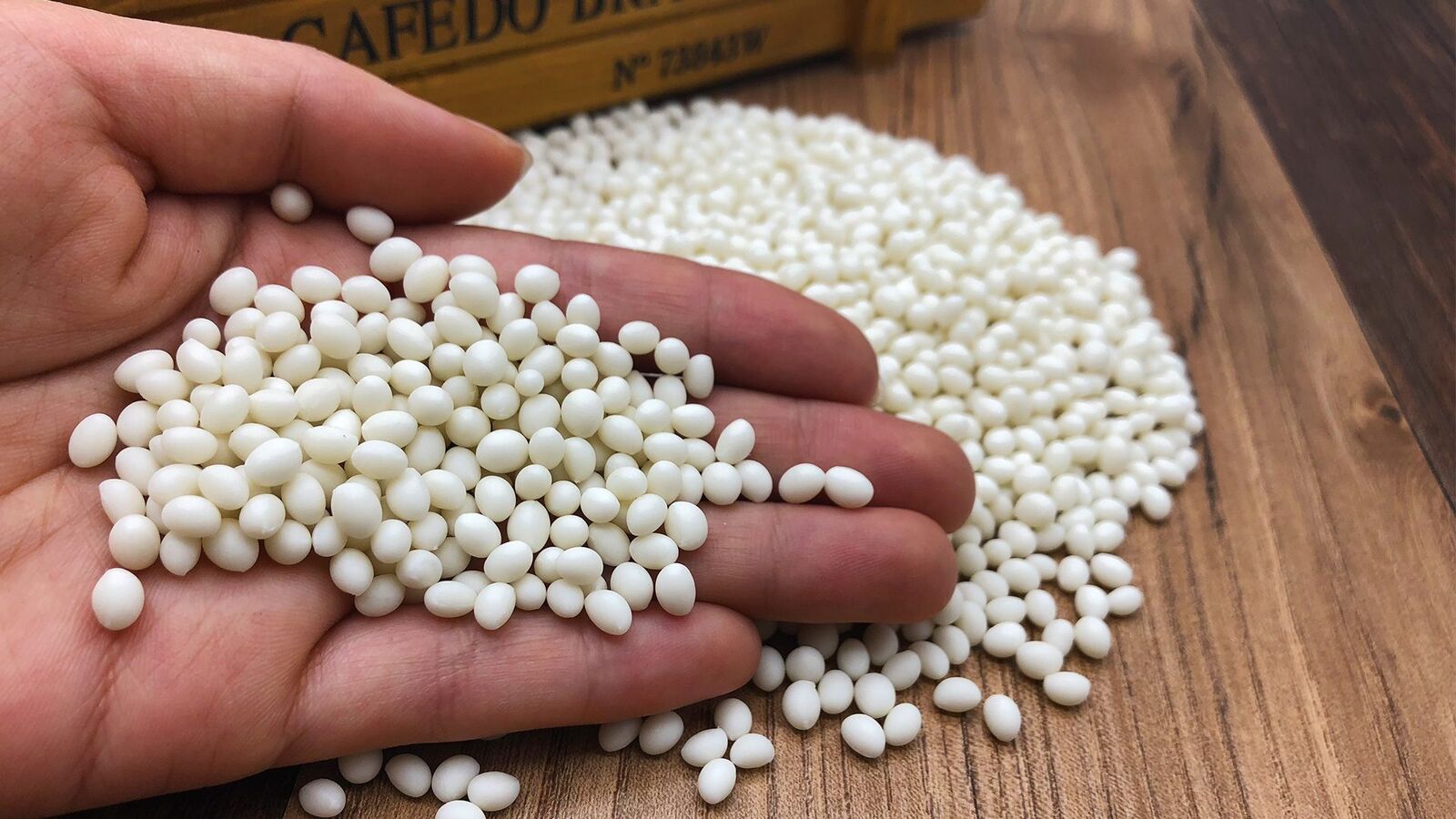 Hot melt adhesive pellets
